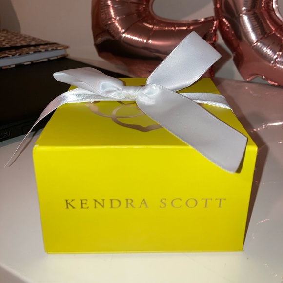 KENDRA SCOTT Necklace - Picture 6 of 6